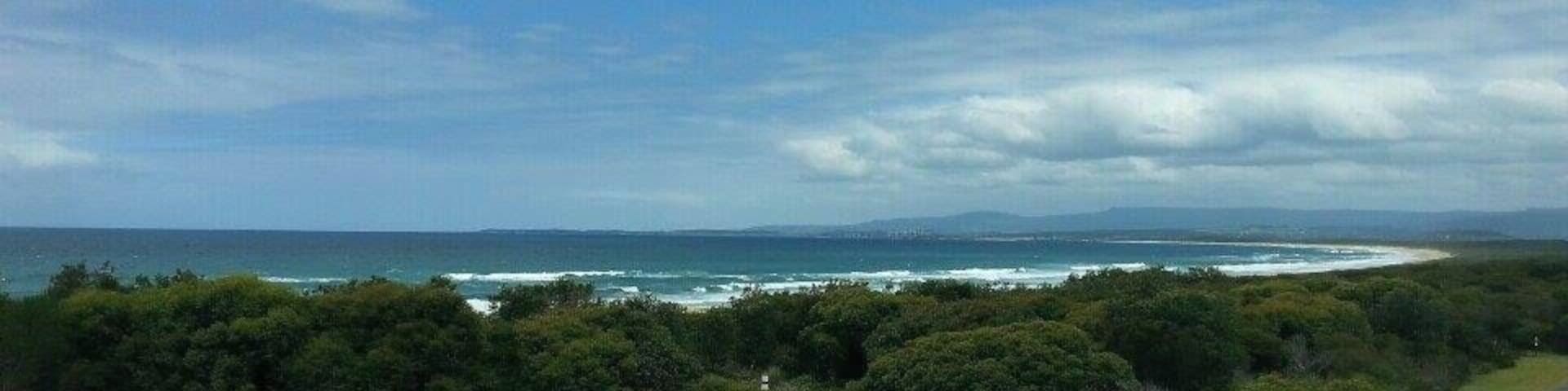 Nice beach about 1.5 hours south of Sydney near Wollongong.
#beach, #kembla, # Wollongong, #Australia
www.wyldfamilytravel.com
