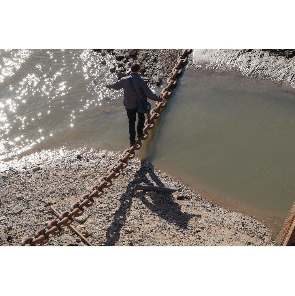 That time I crossed the Mississippi on a barge chain. 😂
.
.
📸 by Ann Aurbach