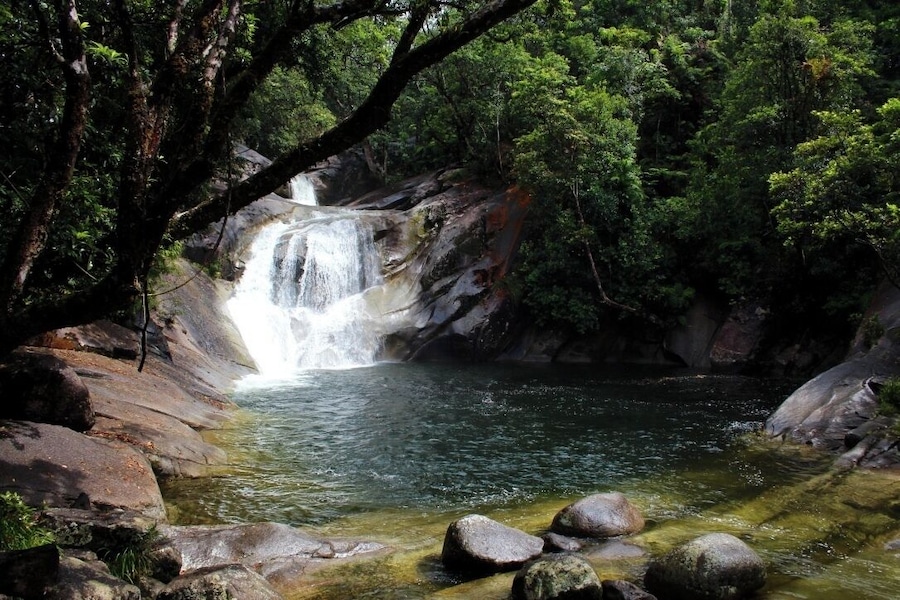 5 minutes in and i lost my gopro. positive thinking brought it back the next day. no day could be ruined though. i mean look at this place! so stunning and well preserved.