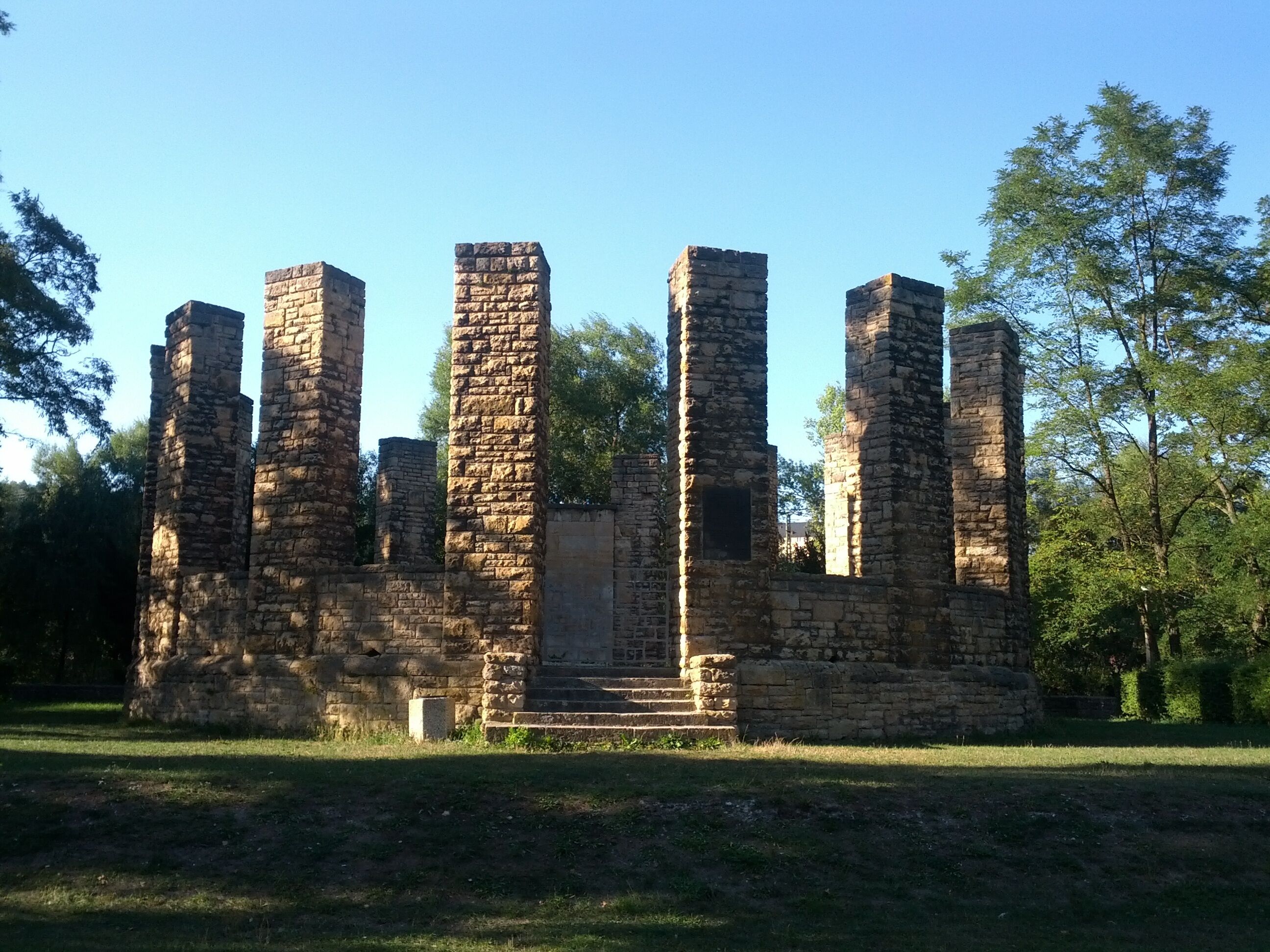 Denkmalgeschütztes Denkmal für den Rudolstädter Senioren Convent (RSC) einschließlich Außenanlagen