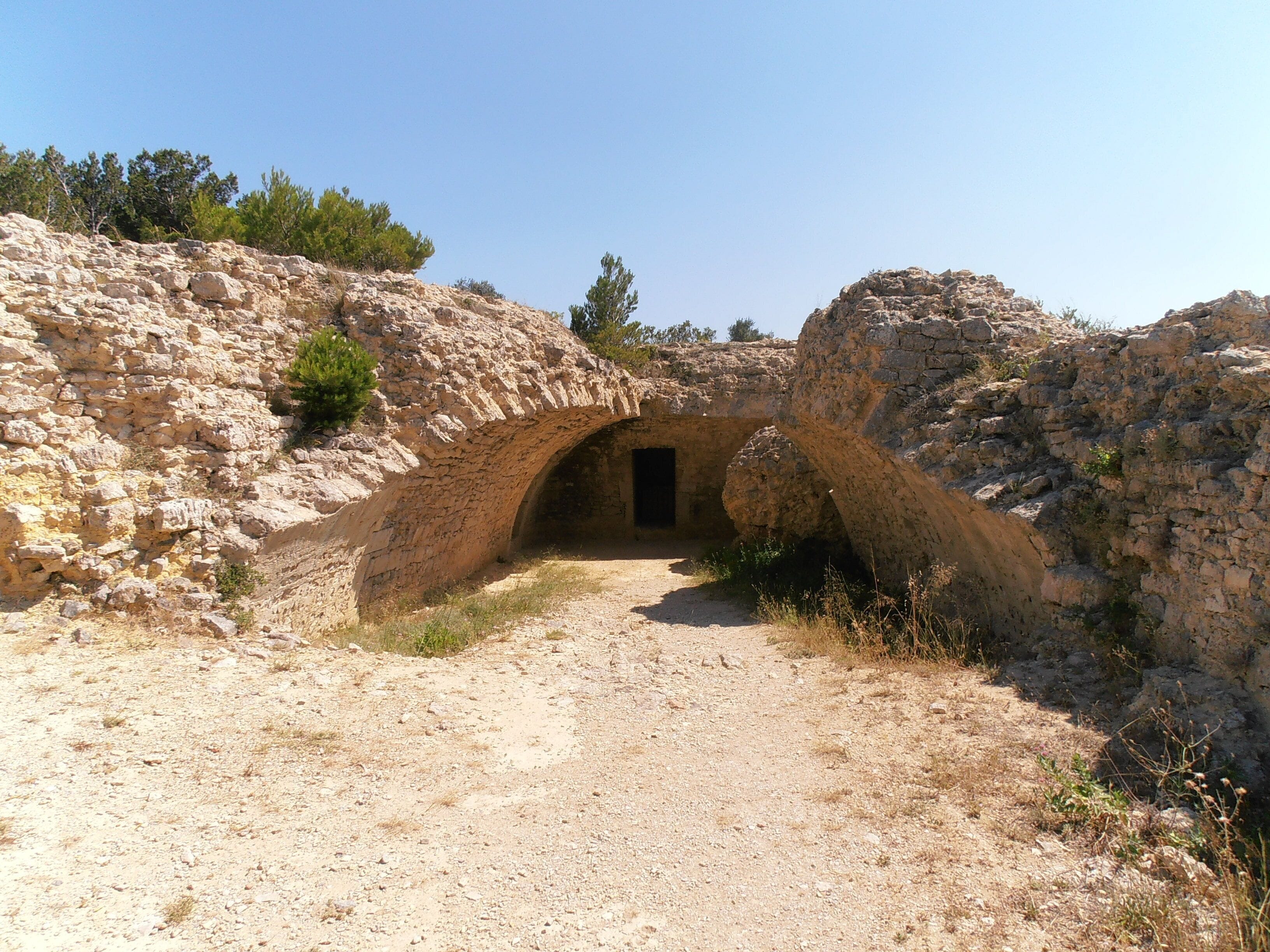 This building is indexed in the Base Mérimée, a database of architectural heritage maintained by the French Ministry of Culture, under the reference PA11000034 .