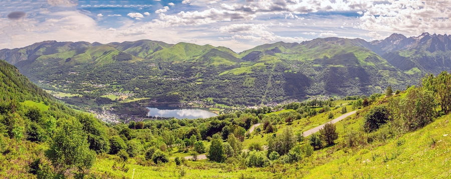Génos, Hautes-Pyrénées, France: Lac de Génos-Loudenvielle in Vallée de Louron (Louron Valley) as seen from the Col d'Azet