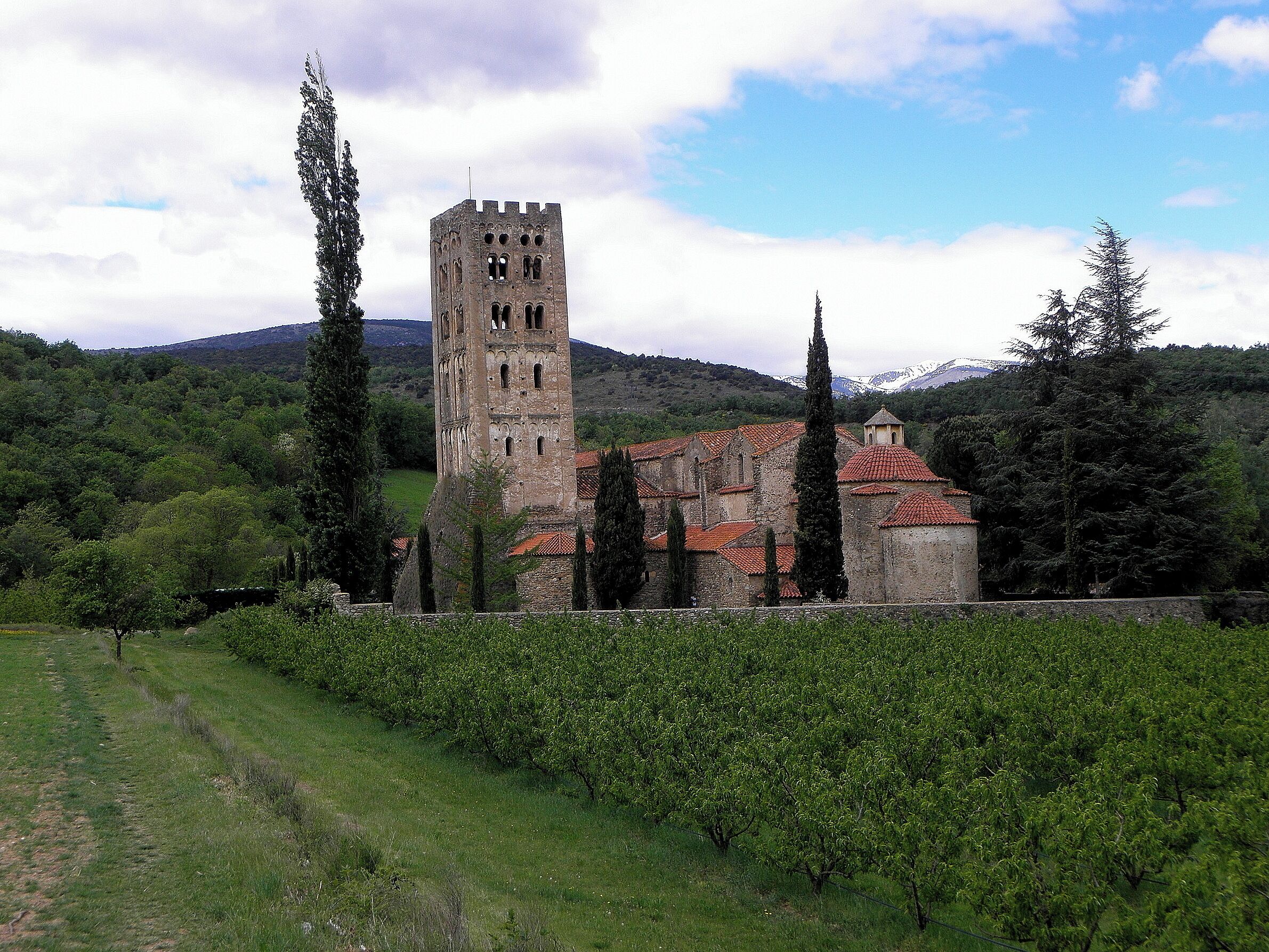 Abbaye Saint-Michel de Cuxa, commune de Codalet (66).