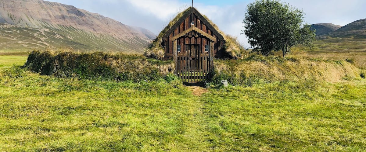 A week before I left for Iceland, I saw this on Instagram as a recommendation. I was mesmerised by the eerie picture that captured my curiosity,  so I asked for the name of the place and found it on google maps. From Akureyri to here is 1h35mins drive one way, but didn’t stop me! It is an eerie little turf church in the middle of nowhere. #lifeatexpedia