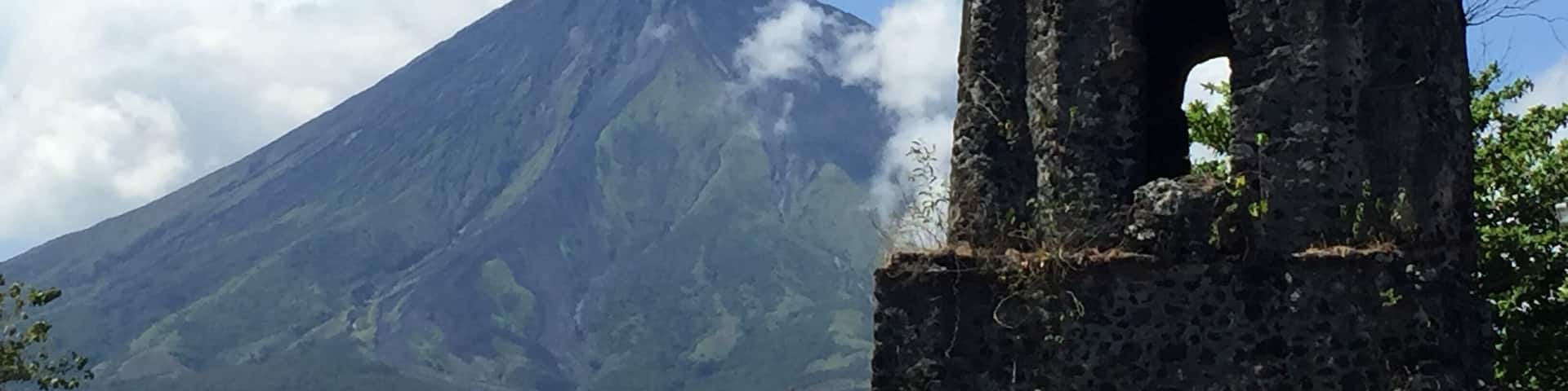 🌋
.
.
.
.
.
.
#mtmayonvolcano #albay #bicol #cagsawaruins #cagsawa #legaspicity