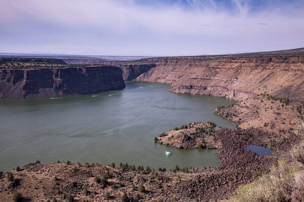Cove Palisades State Park is in central Oregon near Madras. Its central feature is Lake Billy Chinook which is a reservoir in a deep canyon topped with basaltic caprock.
#lifeatexpedia