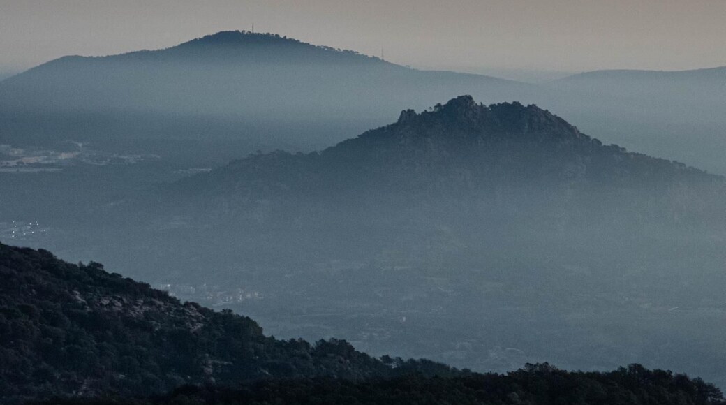 #LifeAtExpediaGroup
I took this picture from the top of the Peña de Cencicientos, Madrid. It is a photo from the first of January, before sunrise. I could apreciate the first light of 2020!!
