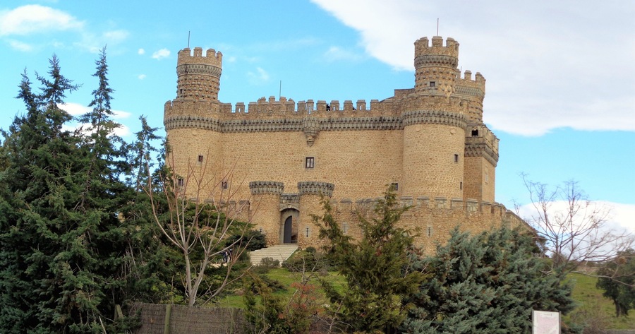 The New Castle of Manzanares el Real, also known as Castle of los Mendoza, is a palace-fortress erected in the 15th century in the town of Manzanares el Real (Community of Madrid, Spain), next to the Santillana reservoir at the foot of Sierra de Guadarrama mountain range. A must-see for anyone going to Madrid! One of the most interesting castles I've visited.