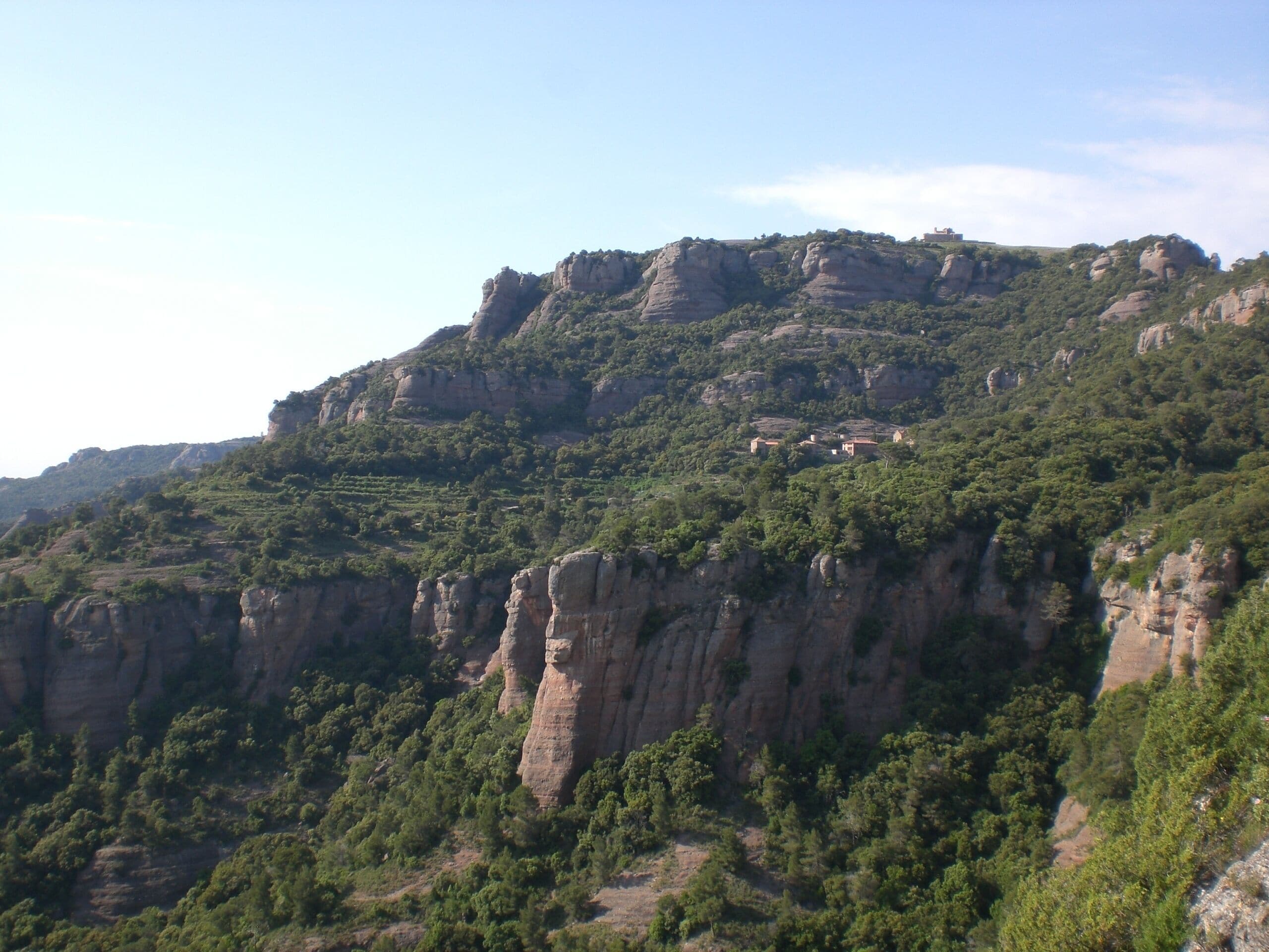 Cara sud de La Mola des del Cap del Mort, Parc Natural de Sant Llorenç del Munt i l'Obac (2012)