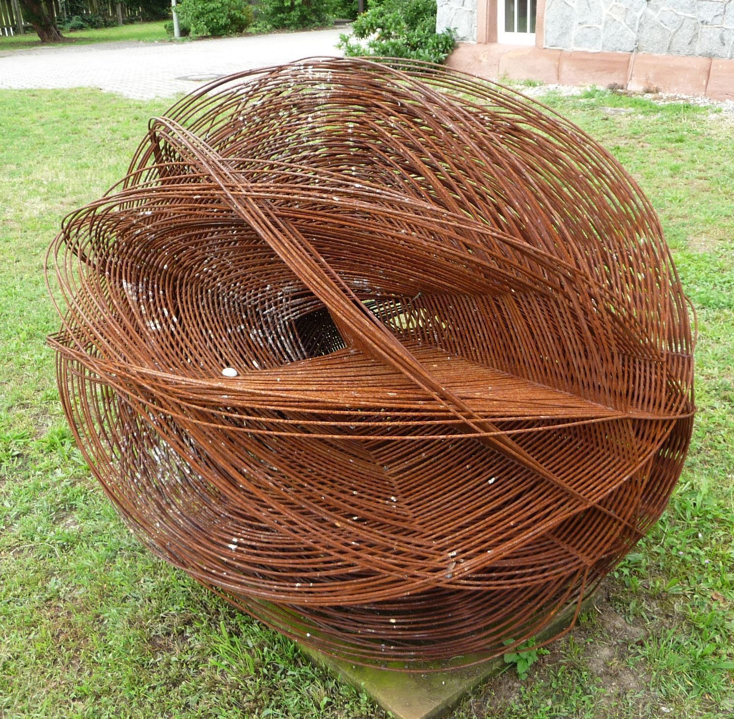 Moderne Kunst ist oft rostiges Metall.