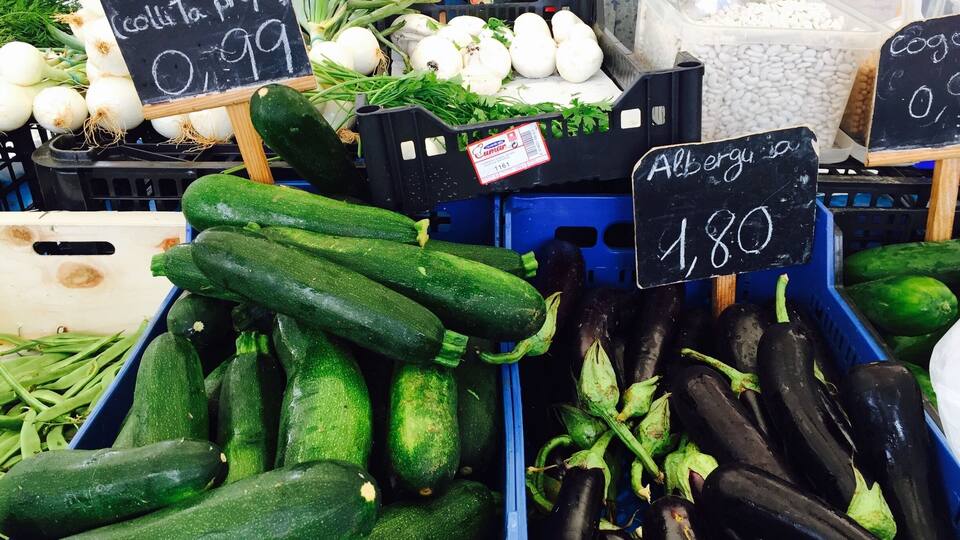 Vegetable market time!
