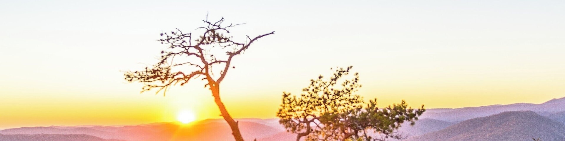 We went to Upper lot parking area and hike our way up the mountain. got some beautiful rocky view. Great park for hike , bike , climb, fish and camp