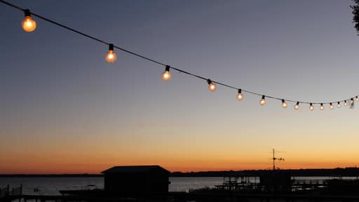 this used to be a property with several small cottages located on a lakefront that could be rented for vacation stays... facebook page associated with the property indicates it was purchased by new owners in July 2016 and is not currently being run as such... what a shame it was a great spot for a getaway