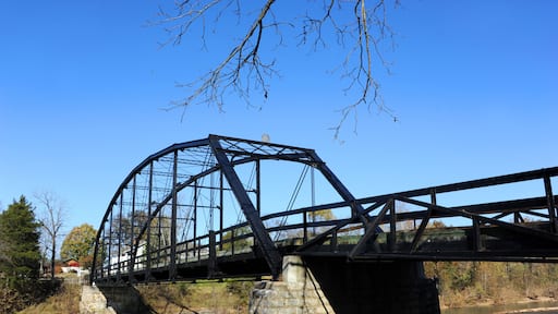 bridge over the river thames