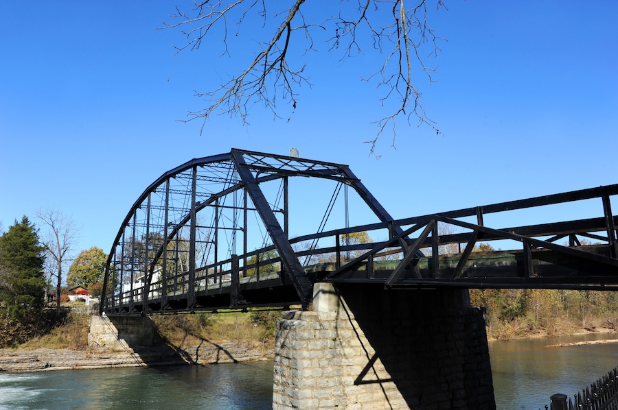 bridge over the river thames