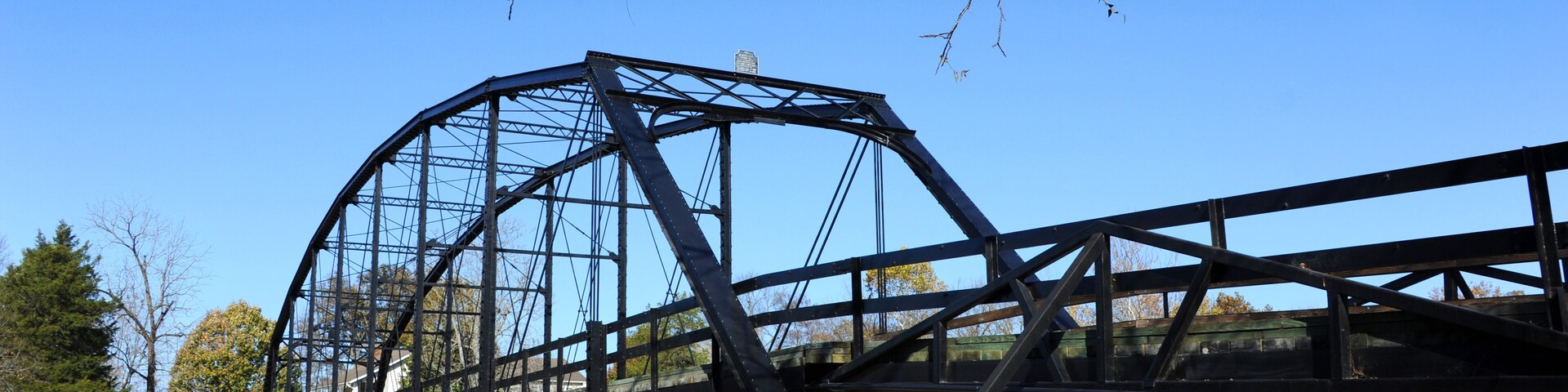 bridge over the river thames
