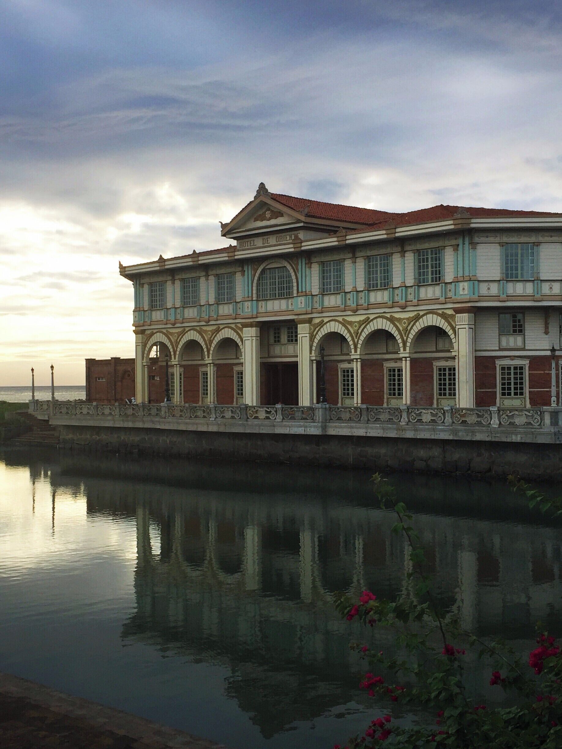 Hotel de Oriente at LAS CASAS
RECONSTRUCTED Architectural Noble Houses from different part of the Philippines a
Living Museum of the Philippines heritage,
Preserving the history and historic building in 400 Ectare Estate surrounded with Sea & Mountain