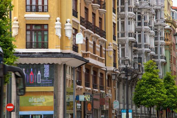Calle de UrĂa das einen Stadt und Geschichtliches