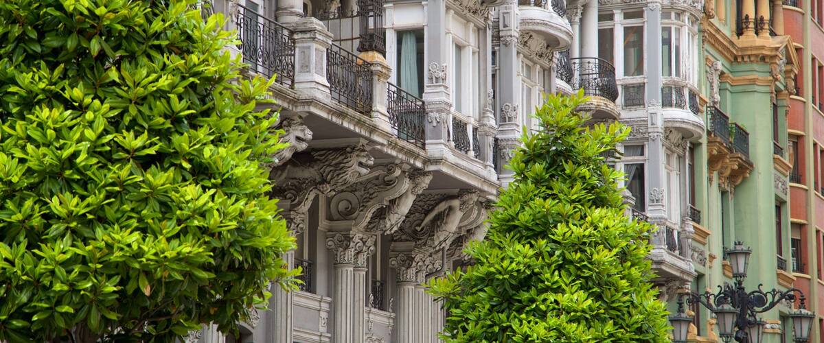 Calle Uria which includes heritage elements and a city