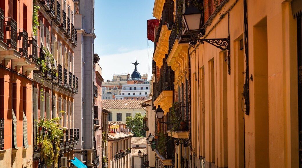 Malasana which includes a city