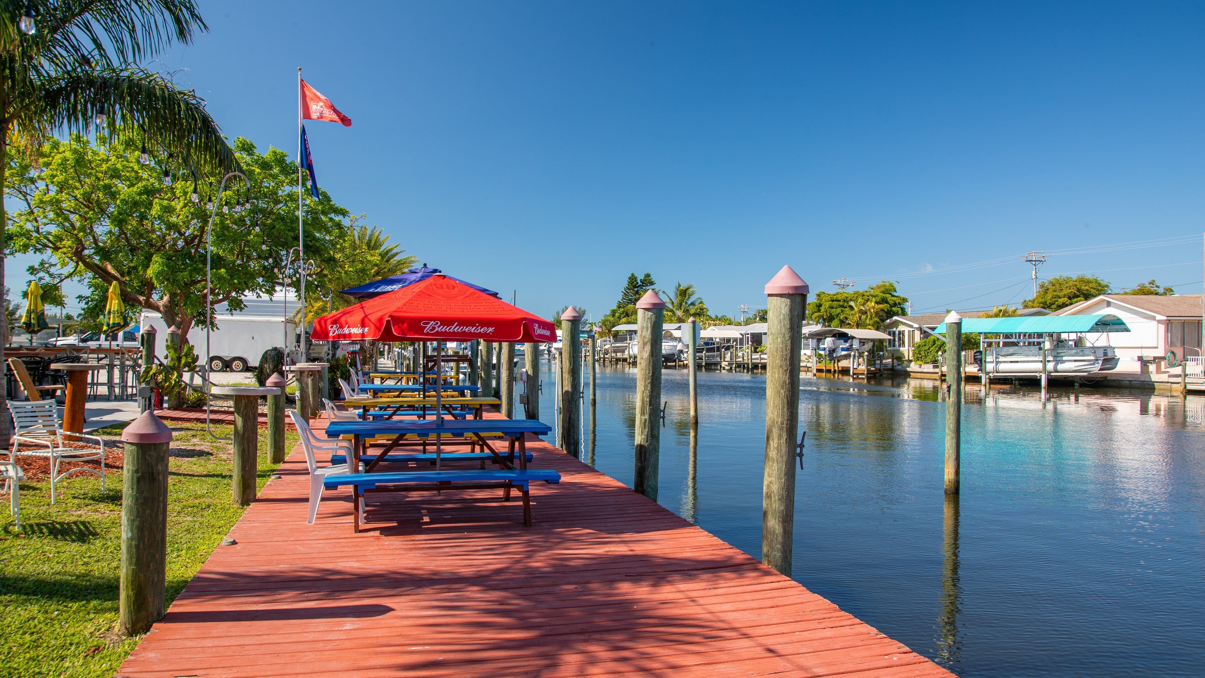 Fort Myers showing a bay or harbor