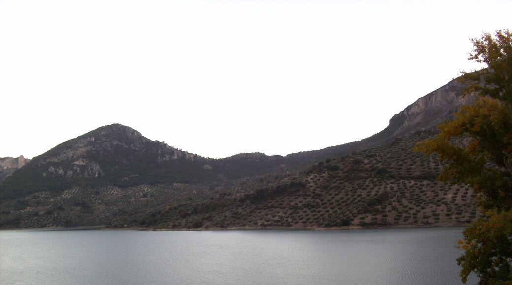 Vista de la superficie del embalse del Quiebrajano.