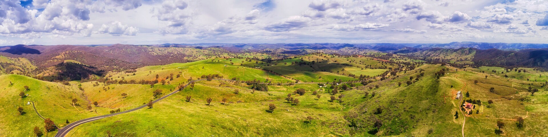 D Sofala valley road pan