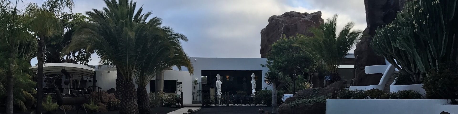 Really cool bar and museum.