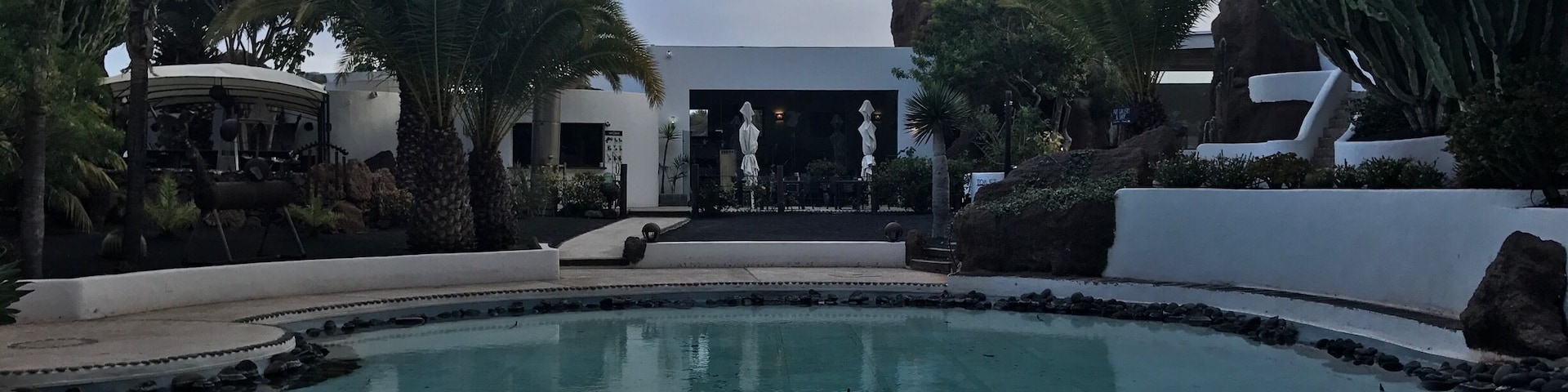 Really cool bar and museum.