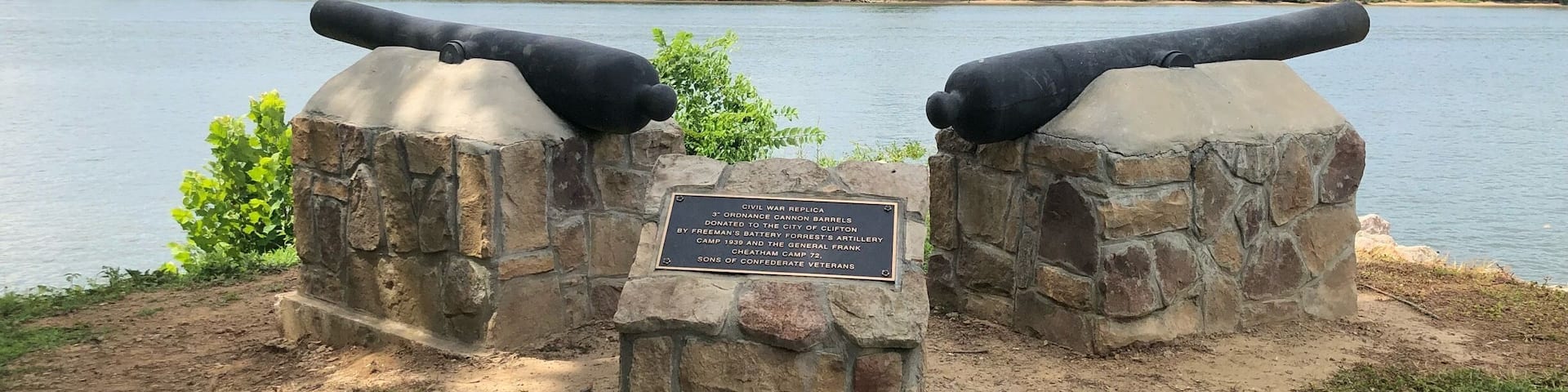 Right on the Tennessee River