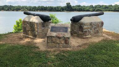 Right on the Tennessee River