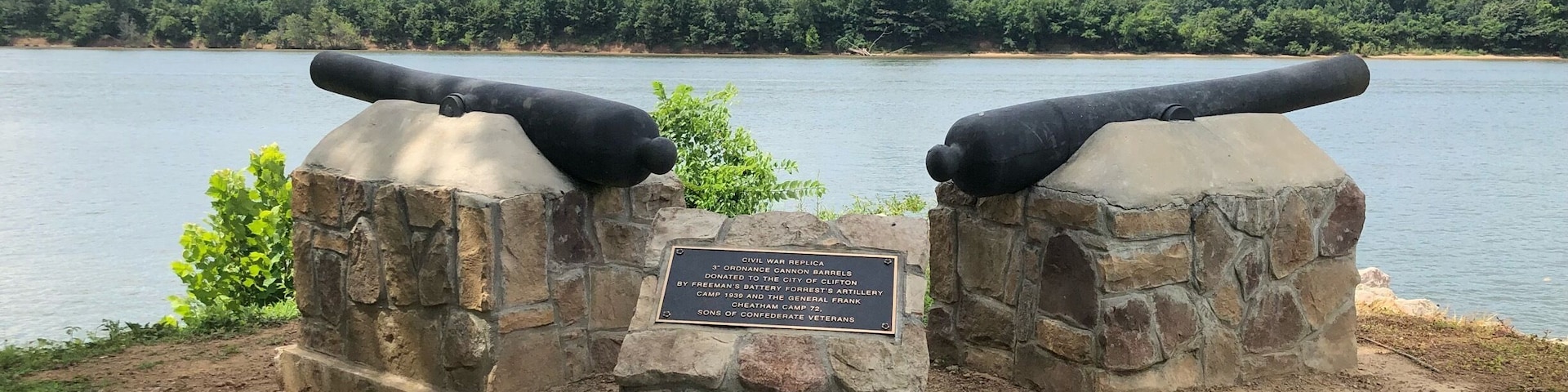 Right on the Tennessee River