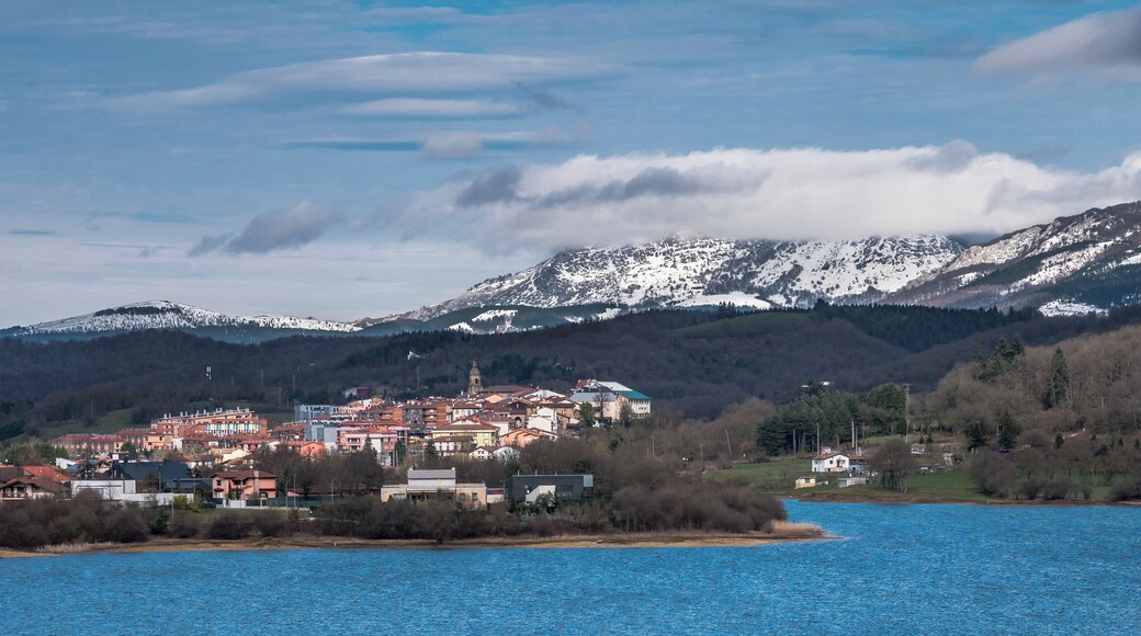 Legutiano and the Urrunaga Reservoir. Álava, Basque Country, Spain