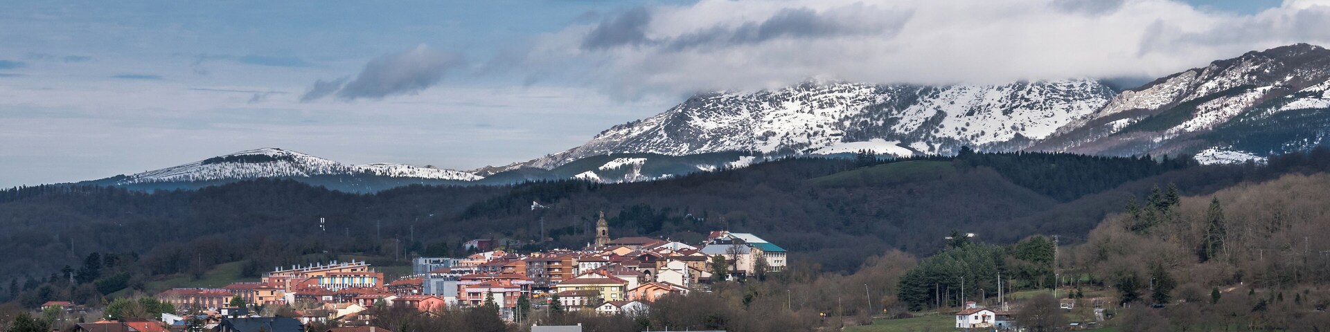 Legutiano and the Urrunaga Reservoir. Álava, Basque Country, Spain