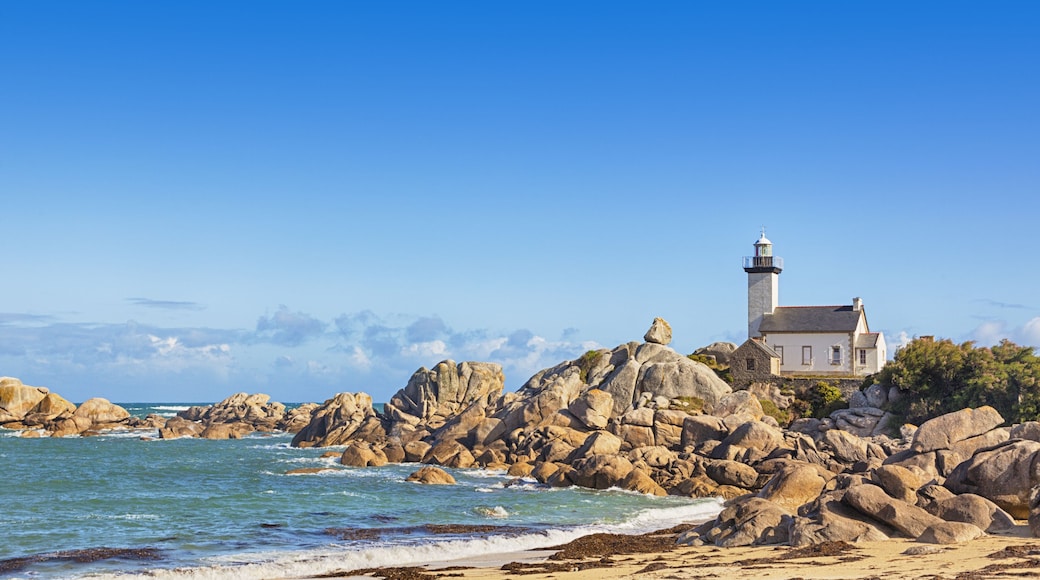 Phare de Pontusval, lighthouse near Brignogan-Plage, Finistere, Brittany, France
