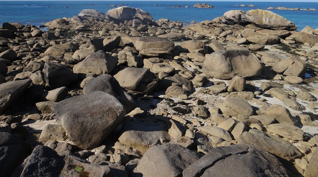 Rochers près du phare de Pontusval, Brignogan-Plages, Finistère, France.