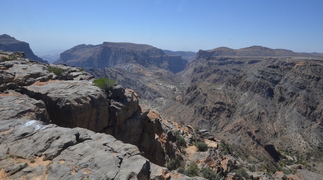 Diana's Point in the mountains above Nizwa.
Diana and Charles visited the place in 1986.