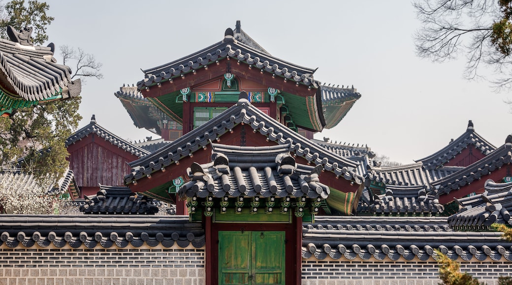 Seoul's popular landmarks in springtime