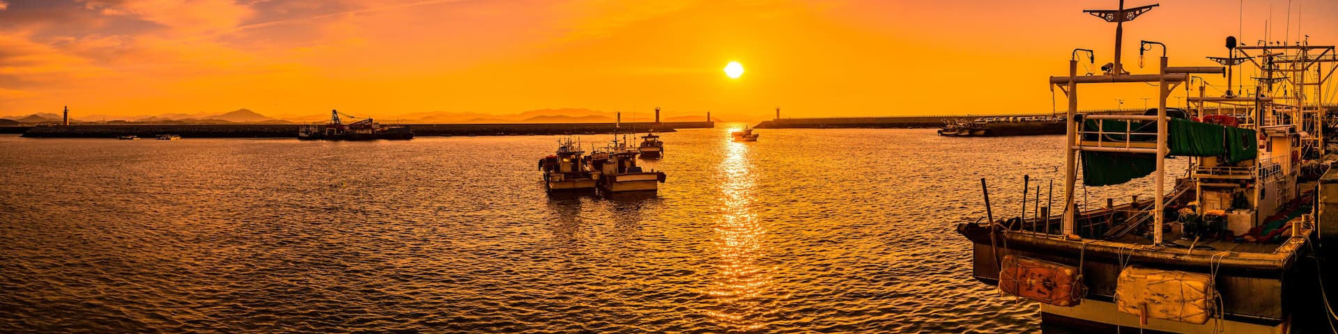 Morning sunrise of Seocheon Maryang port