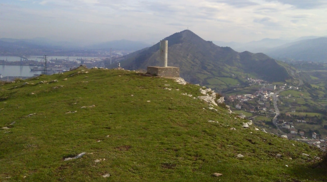 MojĂłn de Punta Lucero con Serantes de fondo