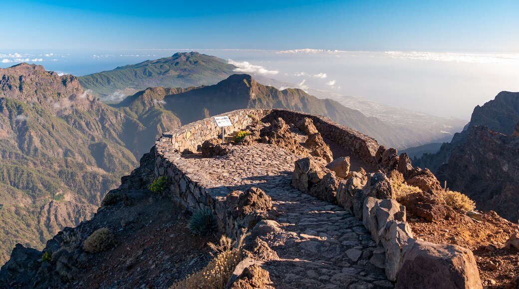 MIrador Roque de los Muchachos, popular tourist attraction - La palma