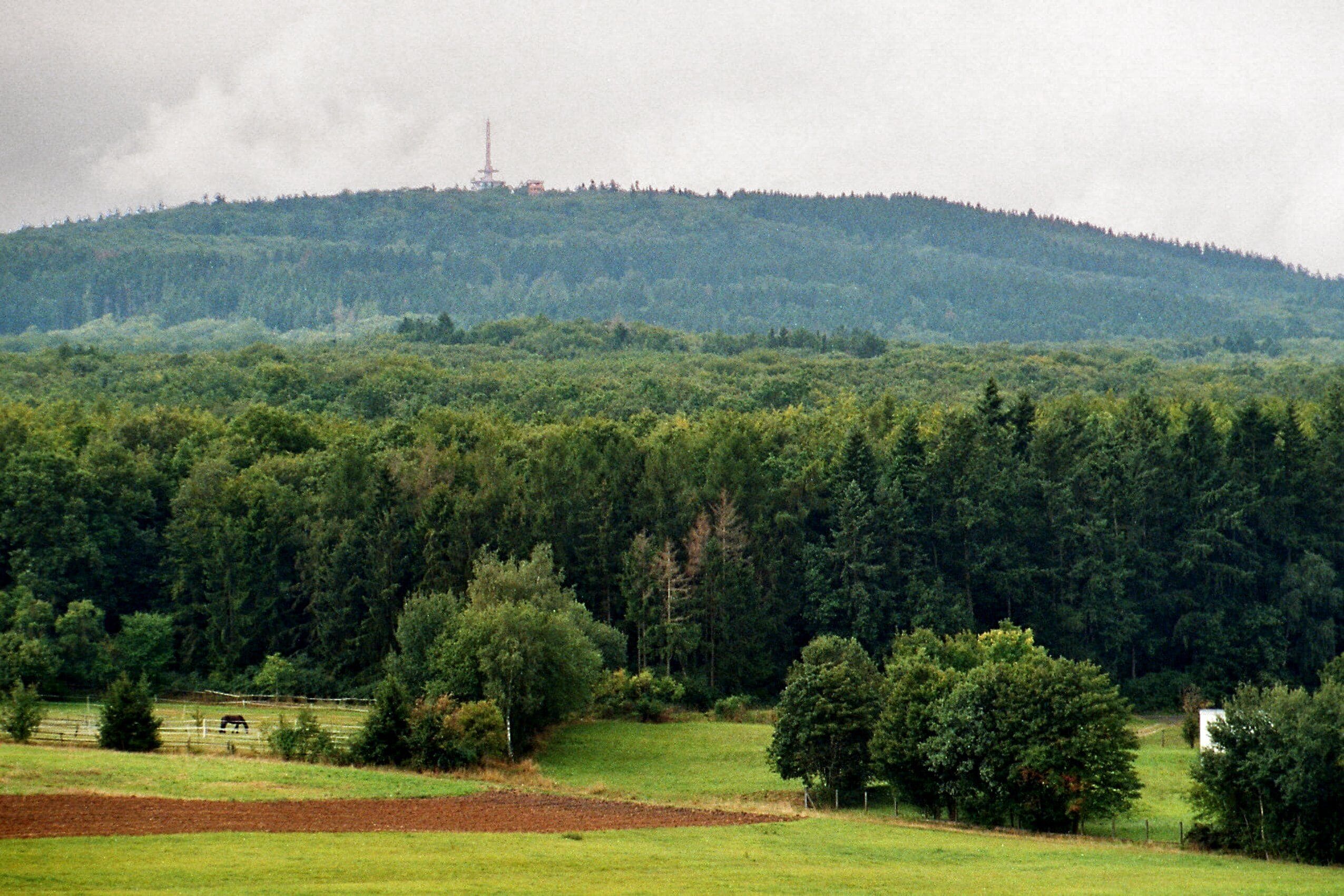 Ober-Mörlen, view from the service area "Wetterau" to the Winterstein