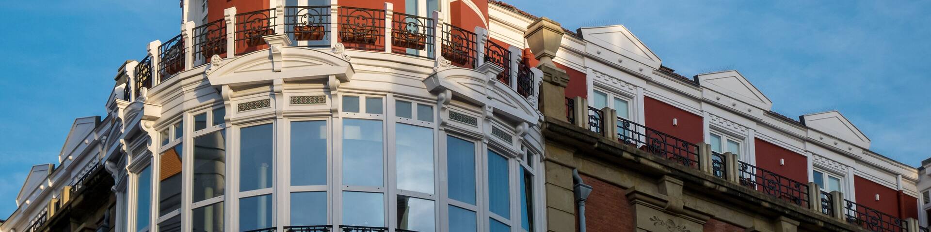 Upper part of the facade of the Pando Arguelles building ("Casa de los Pando Arguelles"), Vitoria-Gasteiz, Spain