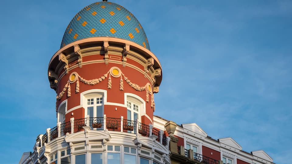 Upper part of the facade of the Pando Arguelles building ("Casa de los Pando Arguelles"), Vitoria-Gasteiz, Spain