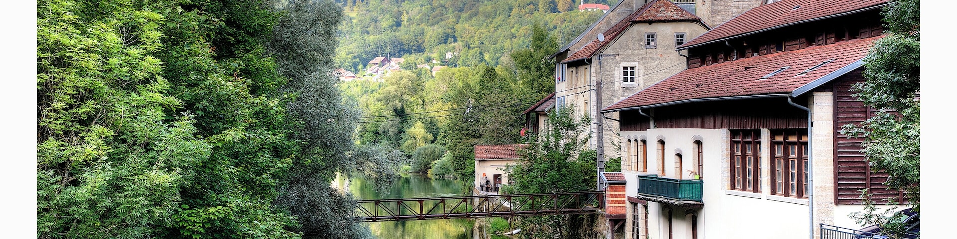 a pretty town on the Doubs is a main stop for passersby as it is strikingly quaint