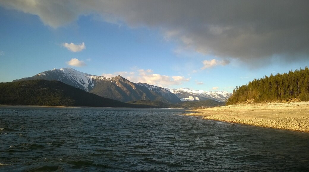 Ferry crossing at Shelter Bay. The sun came out in late afternoon after a day of overcast skies. Such a treat!