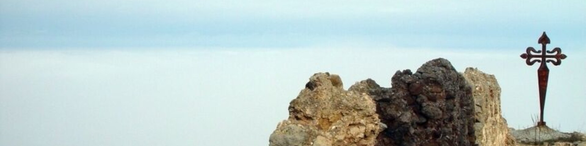 Clavijo castle detail above the clouds 27-12-2003