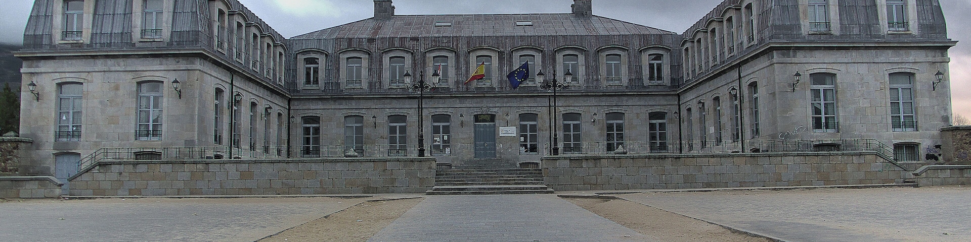 Fernando de Silva y Álvarez de Toledo, XII Duque de Alba, contrata con Jaime Marquet (1755) la construcción de su palacio en Piedrahíta.