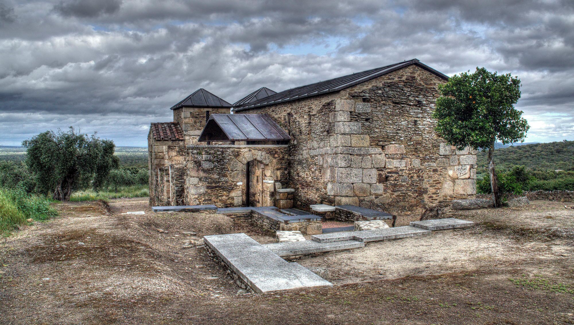 Santa Lucía del Trampal. Vista desde el Oeste