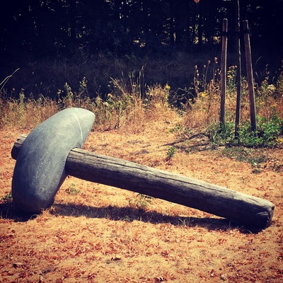 This giant stone hammer you find near Susteren. You'll see it when you are walking along the #Pieterpad. It's a 490km trail from #Pieterburen in #Groningen, in the upper north of the #Netherlands to the #Pietersberg near #Maaatricht in the #South. You can walk this trail from both sides. So from North to South and Vice Versa. #visitlimburg